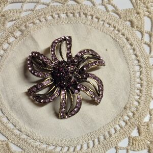 VTG Elegant Light Purple Flower Brooch